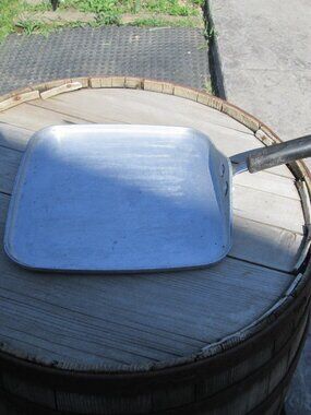 Vtg Meyer II commercial grade cast aluminum 11 5/8 black handle griddle pan